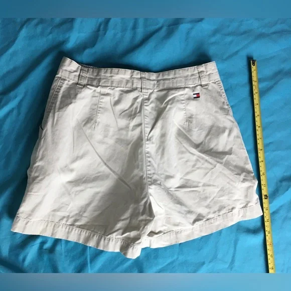 Vintage Tommy tan shorts - Picture 2 of 2